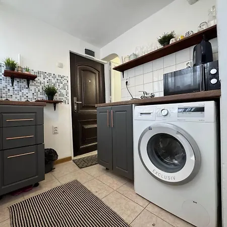 Next To The Sea, Center 公寓